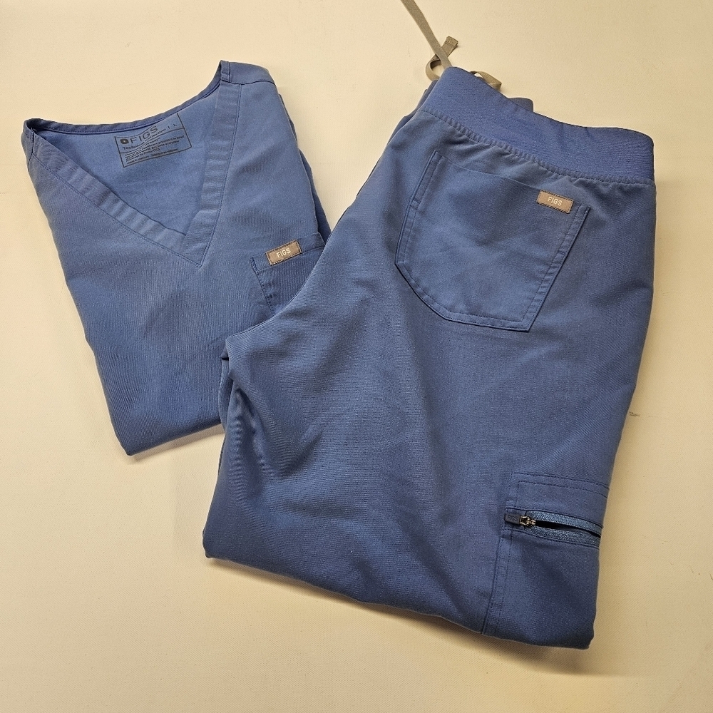 Figs Technical Collection Women's Scrub Set Blue Pants and Top Large